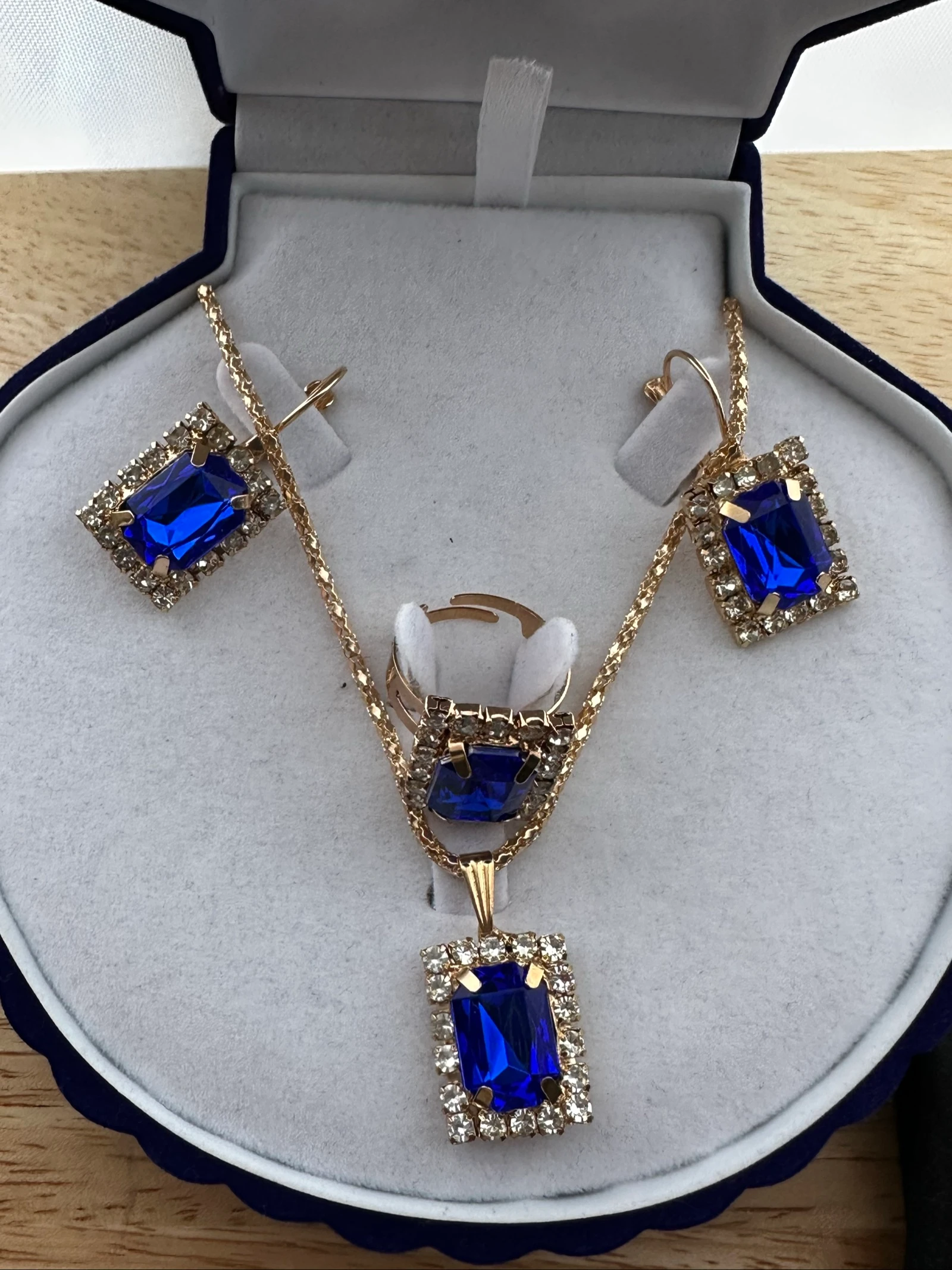 Blue & gold vintage rectangular watch and complimentary matching jewelry set – photo 2